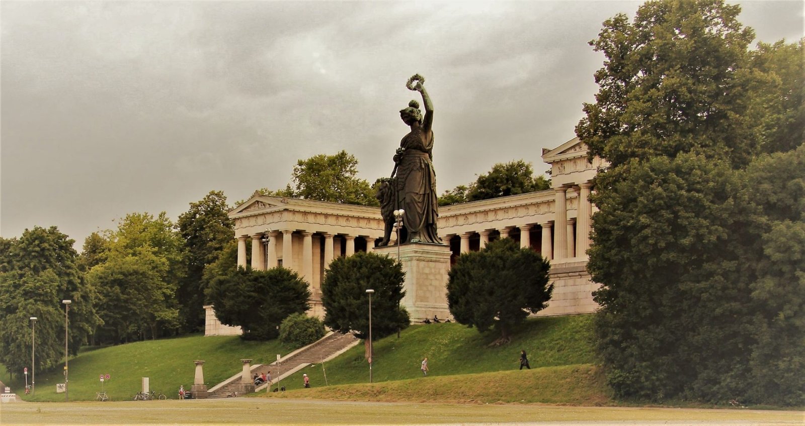 Статуя Бавария, Мюнхен, Германия. Июль, 2013